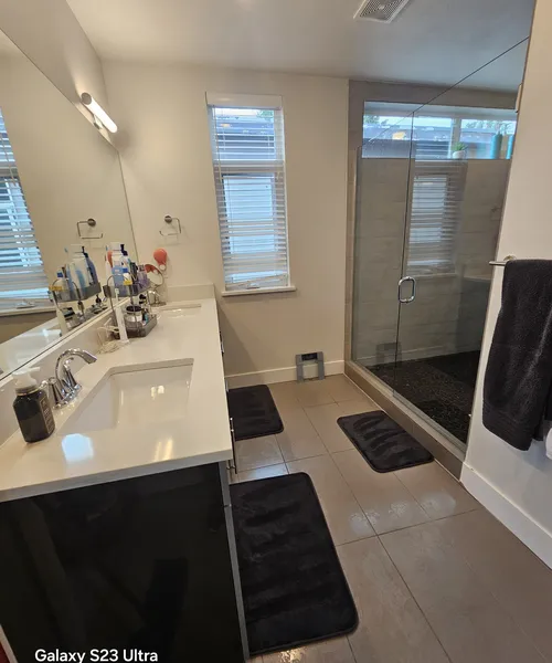 Bathroom Cleaning in Seattle 